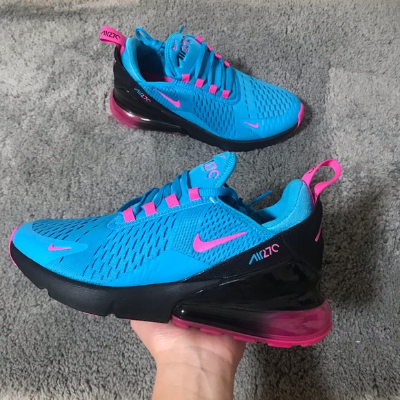 Nike Shoes - Nike air max 270